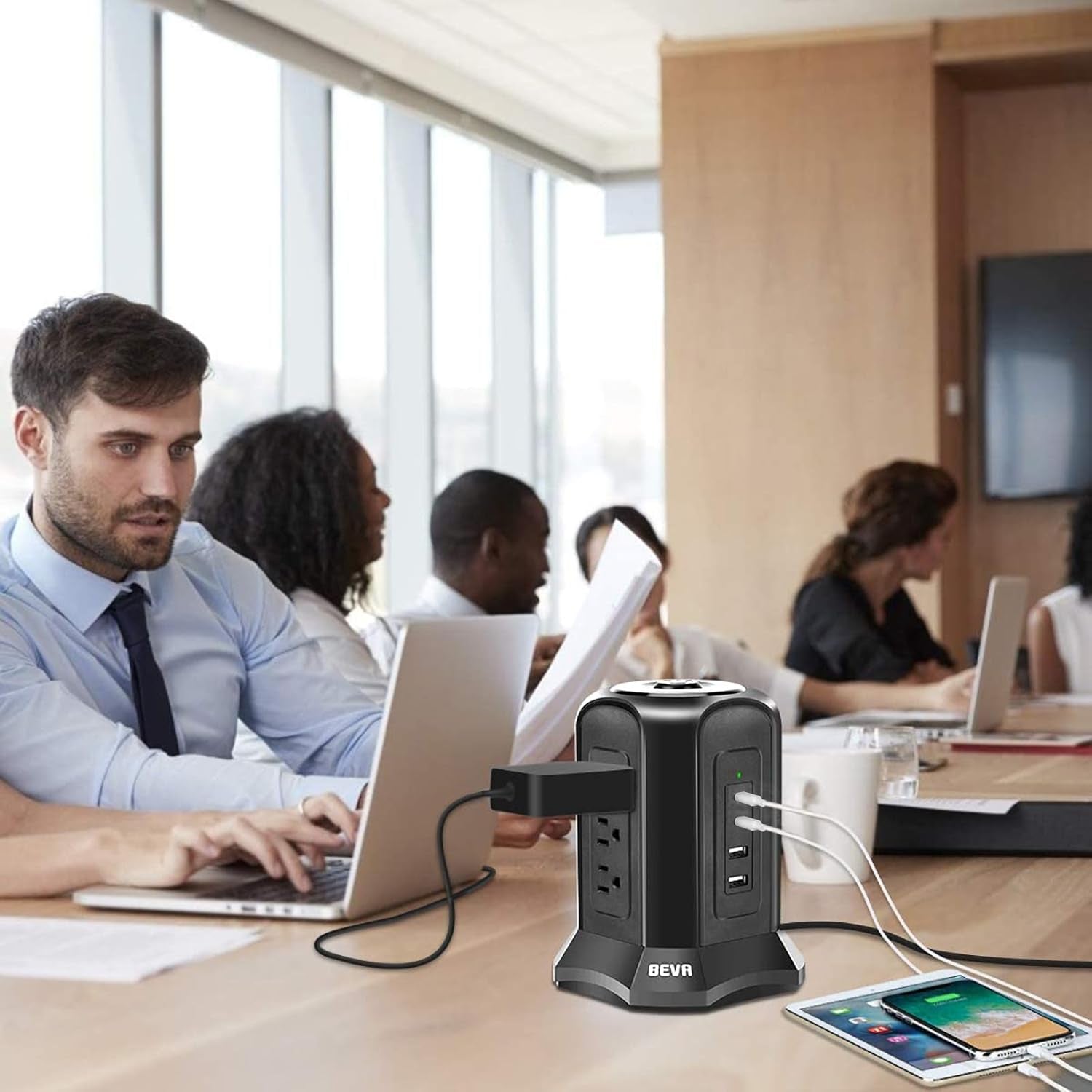 Regleta de enchufes con protector de sobretensiones